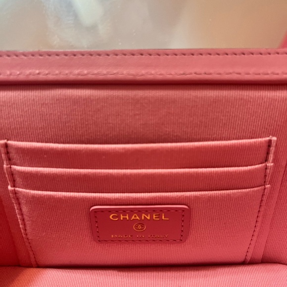 100% authentic CHANEL East West Polly Pocket CC Top Vanity Pink w/ Chain (RARE) - Picture 8 of 14